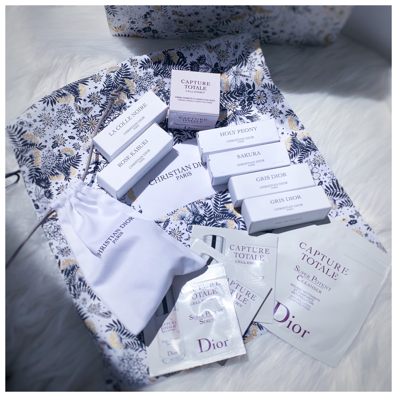 Dior Trunk Show Exclusive. La Collection Privée Christian Gris Perfumed  Soap - Colorless