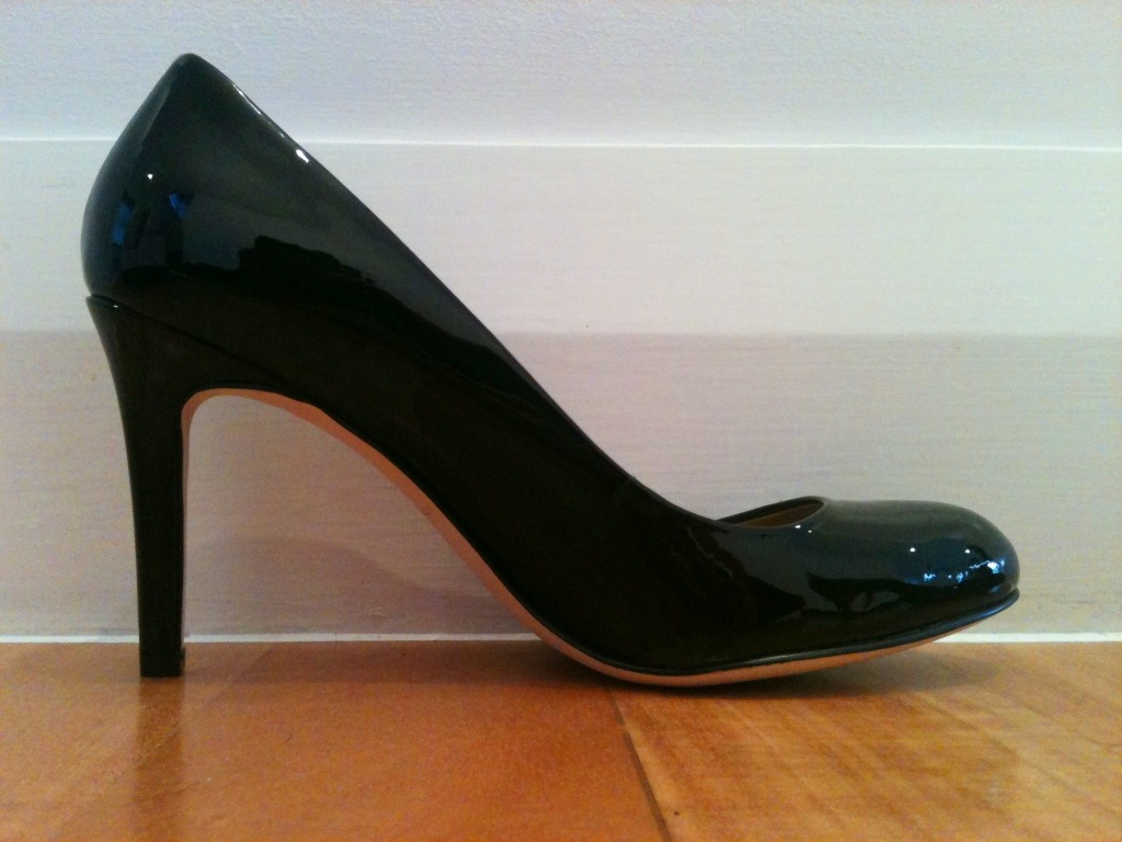 Ann Taylor - Perfect Pumps in Patent black leather - Bellyrubz Beauty
